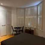 Warm And Comfortable Two-Bedroom And Two-Bathroom Apartment